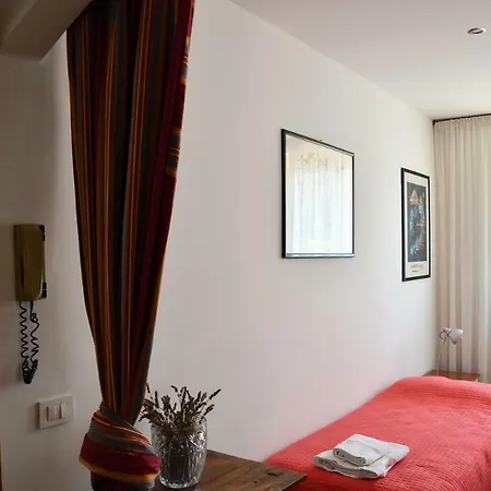 Ada Argegno, Lake Como View آرجينيو